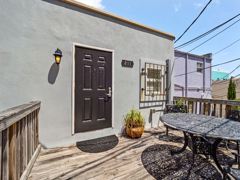 More Photos Of 211 Orange Ave, Fort Pierce Storefront Retail Office For Sale