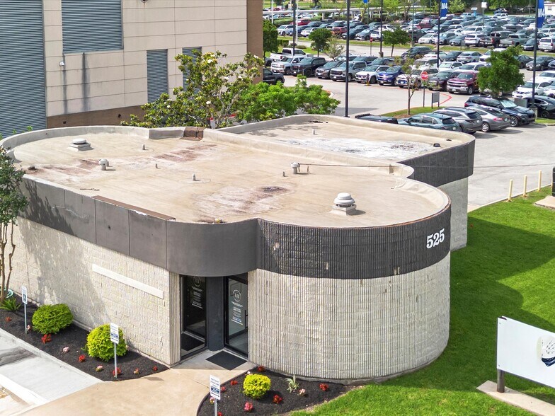 More Photos Of 525 Blossom St, Webster Medical For Sale