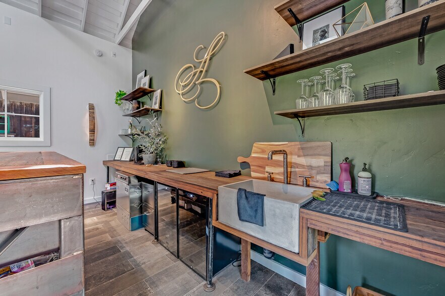 More Photos Of 125 Cristo Ln, Santa Rosa Specialty For Sale