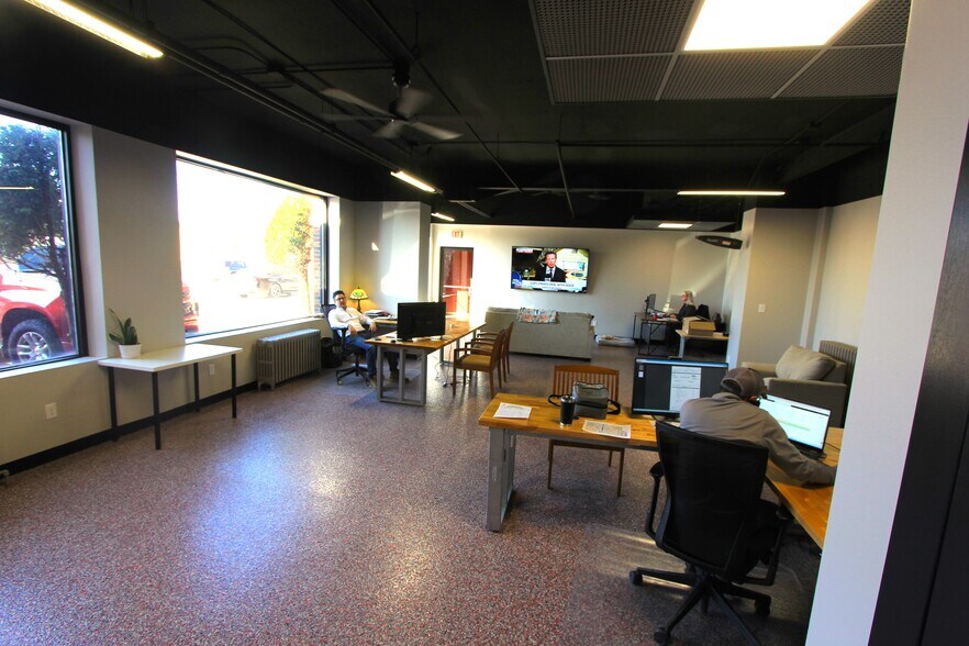 Primary Photo Of 1809-1817 Deckner Ave, Green Bay Office Residential For Lease