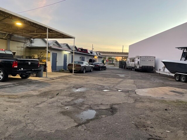 More Photos Of 3451 NW 79th St, Miami Warehouse For Lease