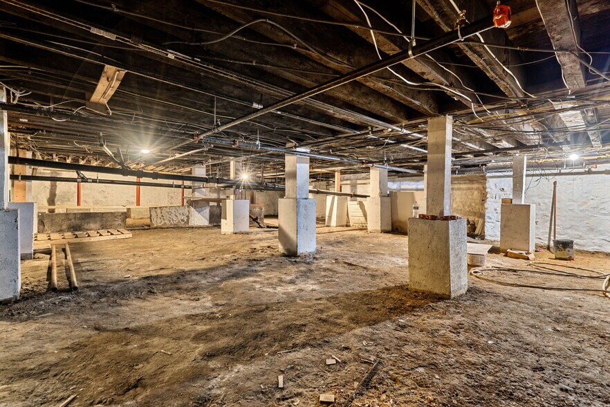 More Photos Of 136-138 Winter St, Haverhill Storefront Retail Residential For Sale