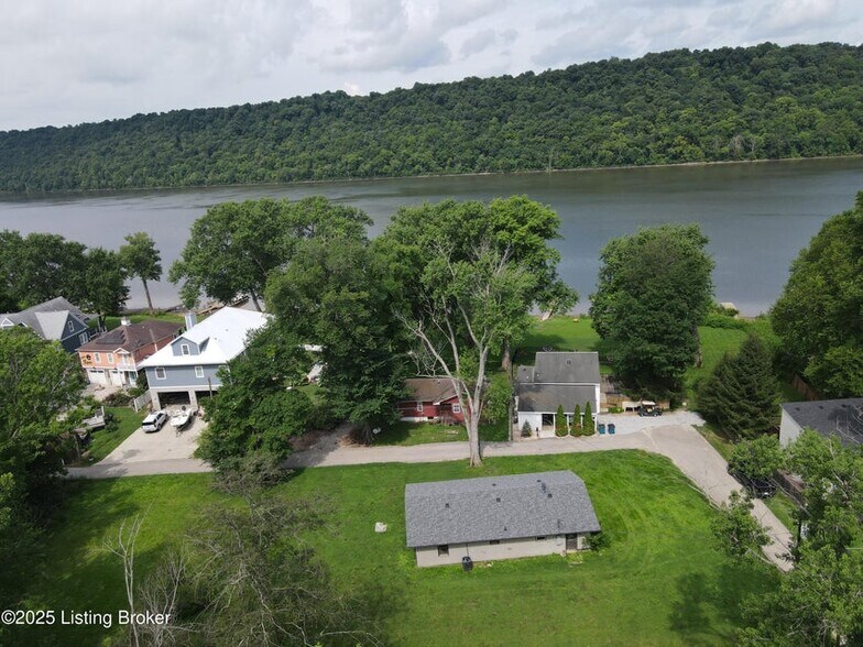 More Photos Of 6320 Jefferson St, Westport General Retail For Sale