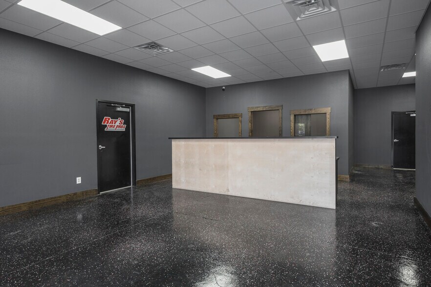 More Photos Of 1903 Cypress St, West Monroe Auto Repair For Sale