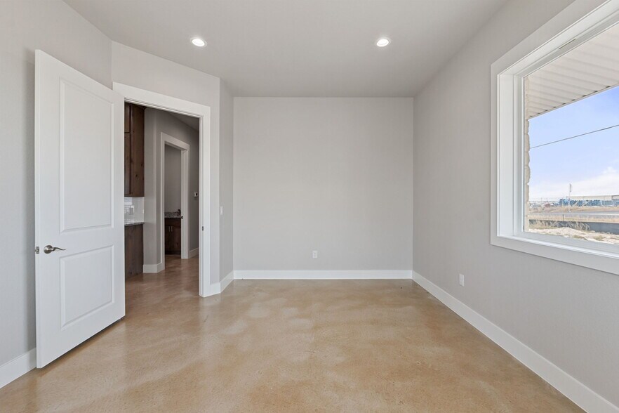 More Photos Of 2350 County Road 311, Jarrell Industrial For Lease