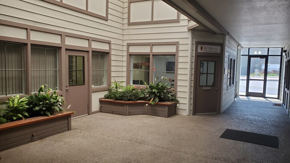 More Photos Of 101 N College Ave, Modesto Office For Sale
