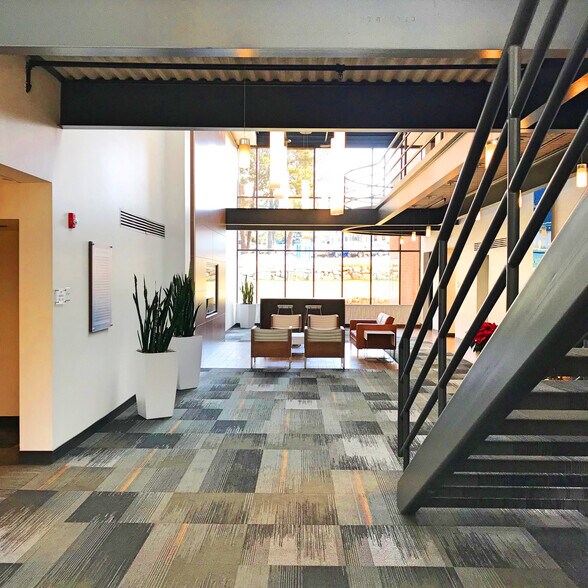 More Photos Of 7000 S Yosemite St, Centennial Office For Sale