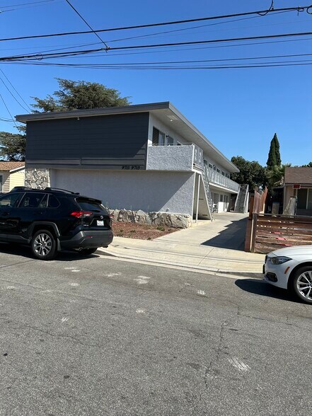 Primary Photo Of 9711 Laurel St, Bellflower Apartments For Sale