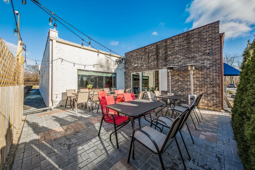 More Photos Of 3011 Ogden Ave, Lisle Restaurant For Sale