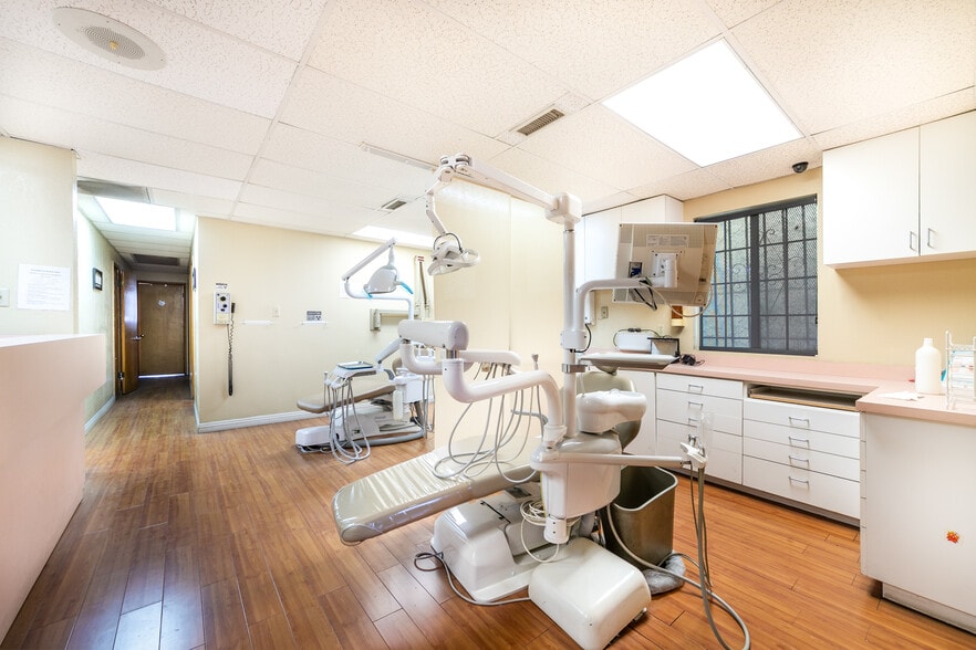 More Photos Of 13175 Paramount Blvd, South Gate Office For Sale