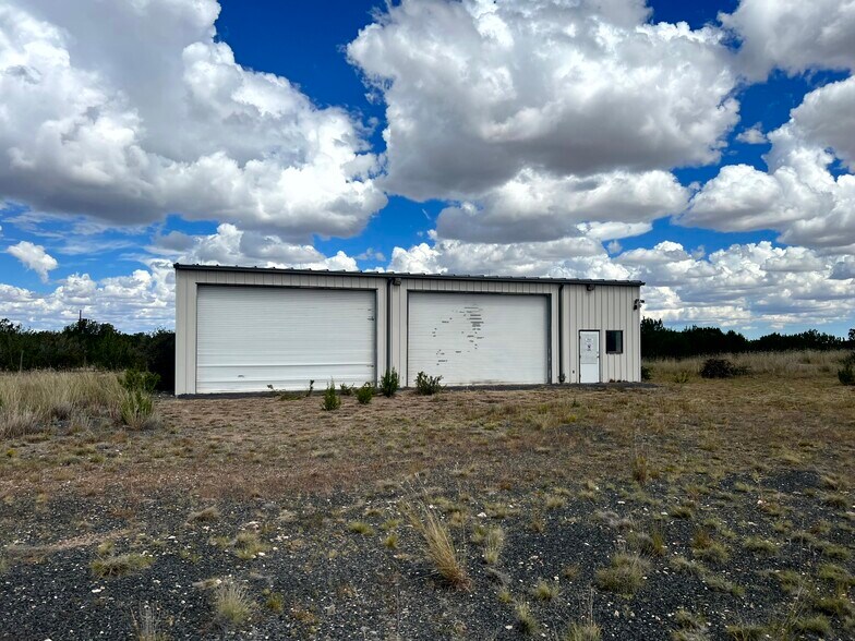 More Photos Of 19103 US-54, Encino Specialty For Sale