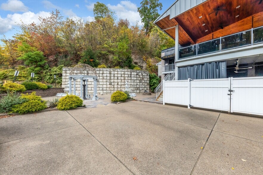 More Photos Of 1070 Baknsville Ave, Pittsburgh Lodge Meeting Hall For Sale