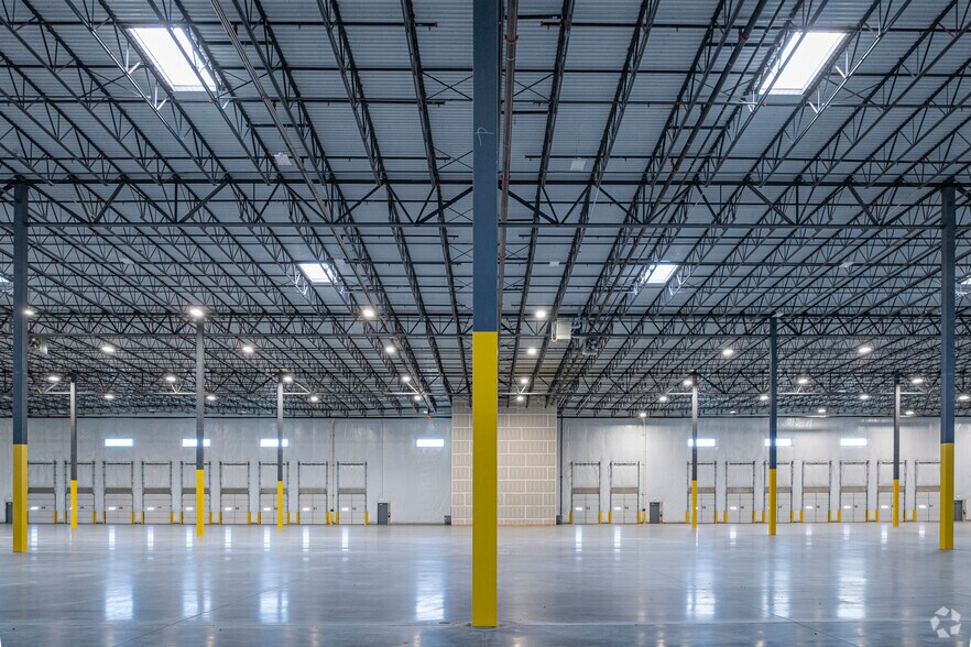 More Photos Of 11011 E 104th Ave, Henderson Distribution For Lease