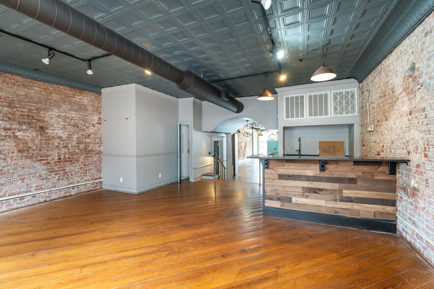 More Photos Of 512 E Main St, Spartanburg Storefront For Lease