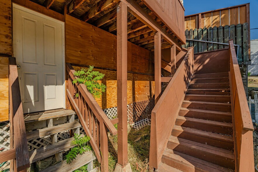 More Photos Of 105 Main St, Jackson Bar For Sale