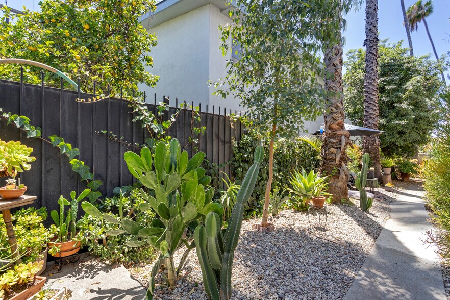 More Photos Of 1534 Winona Blvd, Los Angeles Apartments For Sale