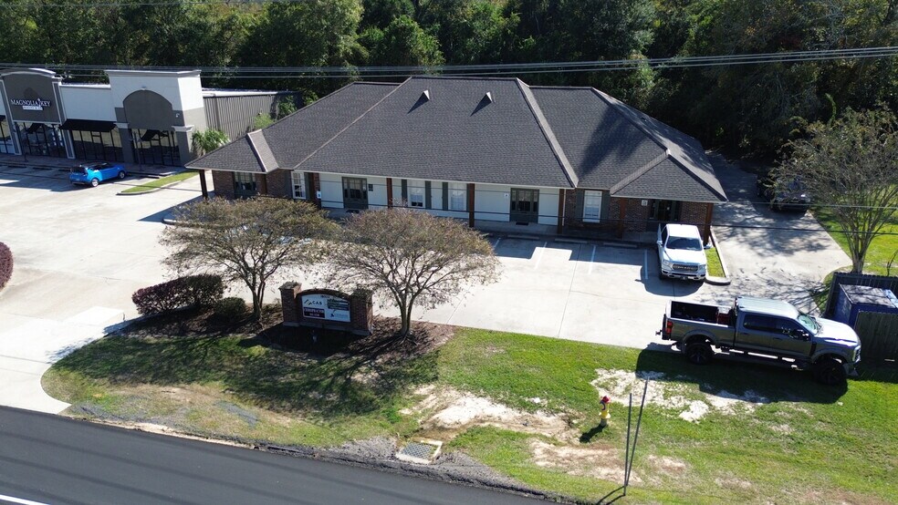 More Photos Of 18522 Magnolia Bridge Rd, Greenwell Springs Office For Lease