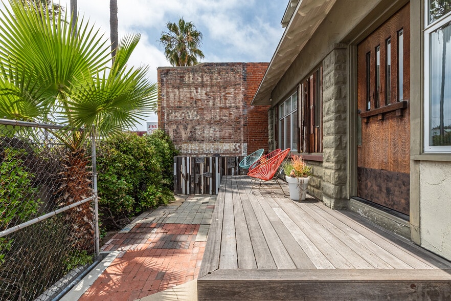 More Photos Of 1231 Abbot Kinney Blvd, Venice General Retail For Lease