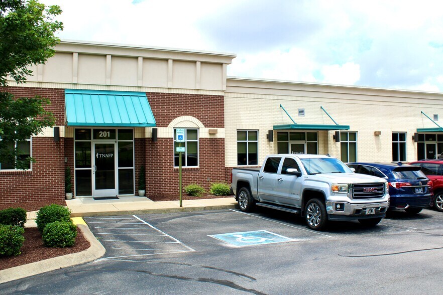 More Photos Of 212 Overlook Cir, Brentwood Office For Sale