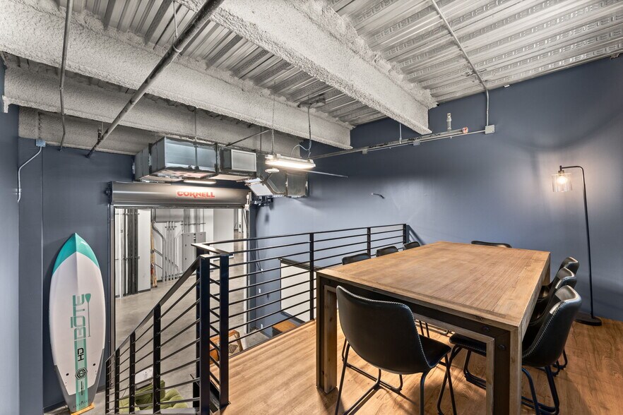 More Photos Of 4229 N FM 620 Hwy, Austin Showroom For Lease