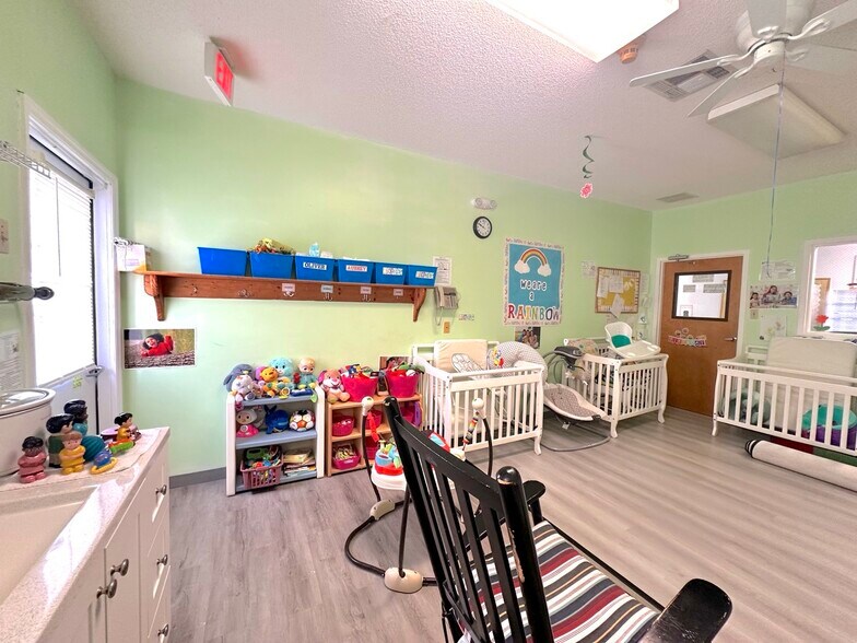 More Photos Of 794 King George Blvd, Savannah Schools For Sale