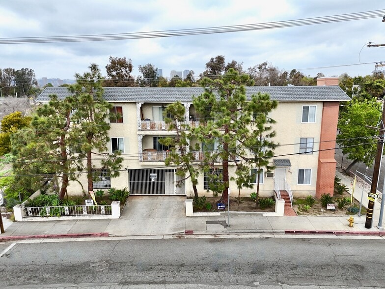More Photos Of 3189 Cheviot Vista Pl, Los Angeles Apartments For Sale