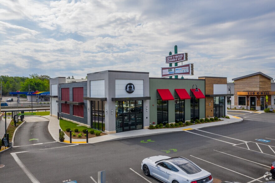 More Photos Of 855 Broadway, Saugus Storefront For Lease