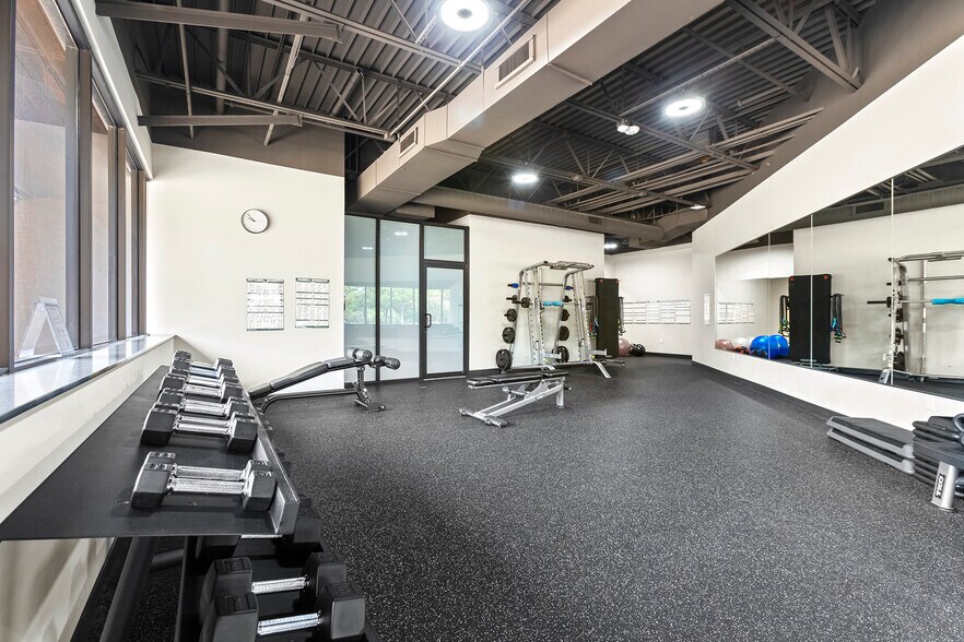 More Photos Of 2100 N Greenville Ave, Richardson Coworking Space