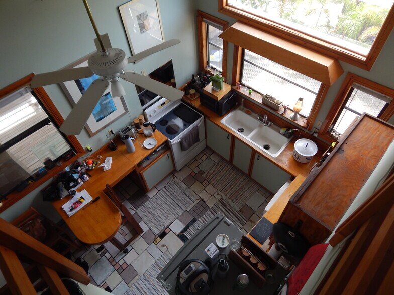 More Photos Of 547 Grove St N, Saint Petersburg Apartments For Sale