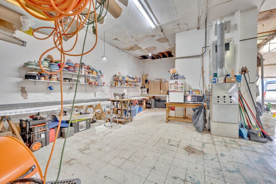 More Photos Of 343 Sullivan St, Kingsport Storefront For Sale