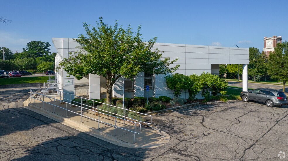 More Photos Of 601 Michigan Ave, Holland Office For Sale