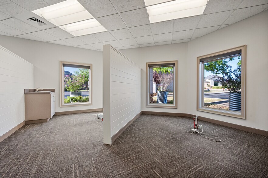 More Photos Of 6102 82nd St, Lubbock Medical For Sale