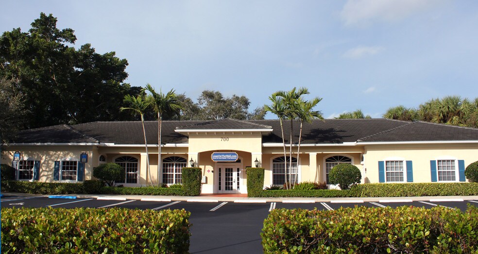 More Photos Of 700 Village Square Crossings, Palm Beach Gardens Office For Sale