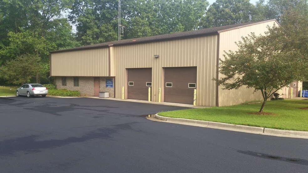 More Photos Of 8620 Algoma Ave NE, Rockford Warehouse For Sale