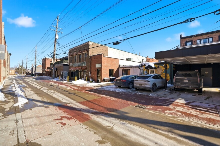 More Photos Of 409 S Main St, Rochester Storefront For Sale