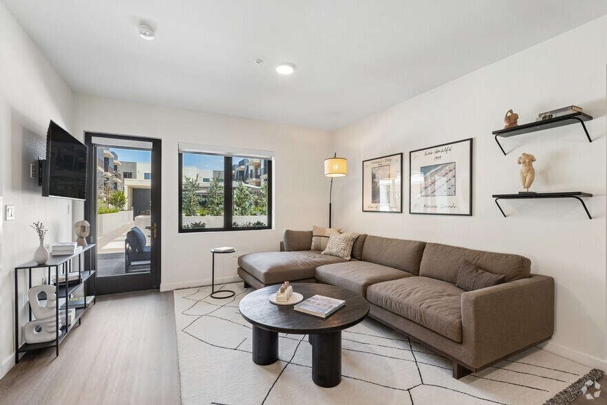 More Photos Of 127 W Pomona St, Monrovia Apartments For Lease