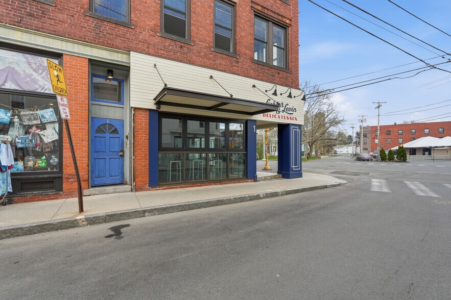 More Photos Of 1 Market St, Northampton Storefront Retail Residential For Lease