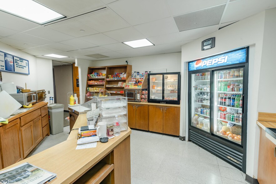 More Photos Of 4500 S Garnett Rd, Tulsa Office For Lease