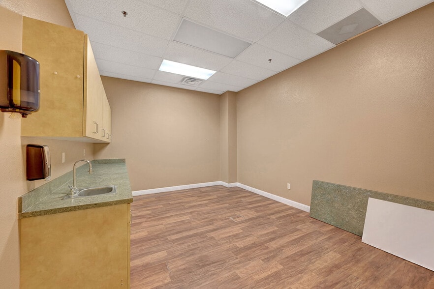 More Photos Of 3940 W Ann Rd, North Las Vegas Medical For Lease