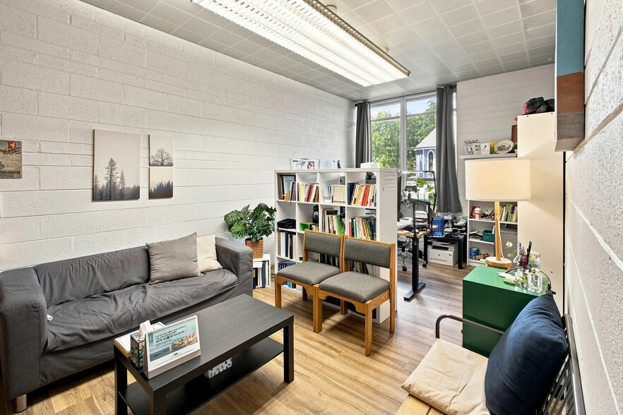 More Photos Of 210 Parkway Ave, Cincinnati Specialty For Sale