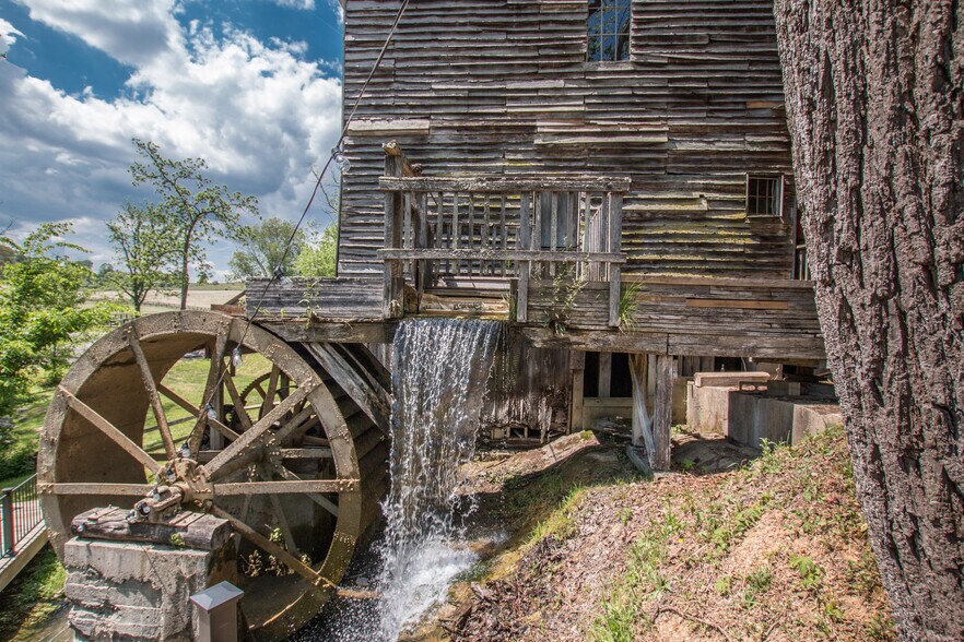 More Photos Of 21405 Parks Mill Rd, Abingdon Lodge Meeting Hall For Sale