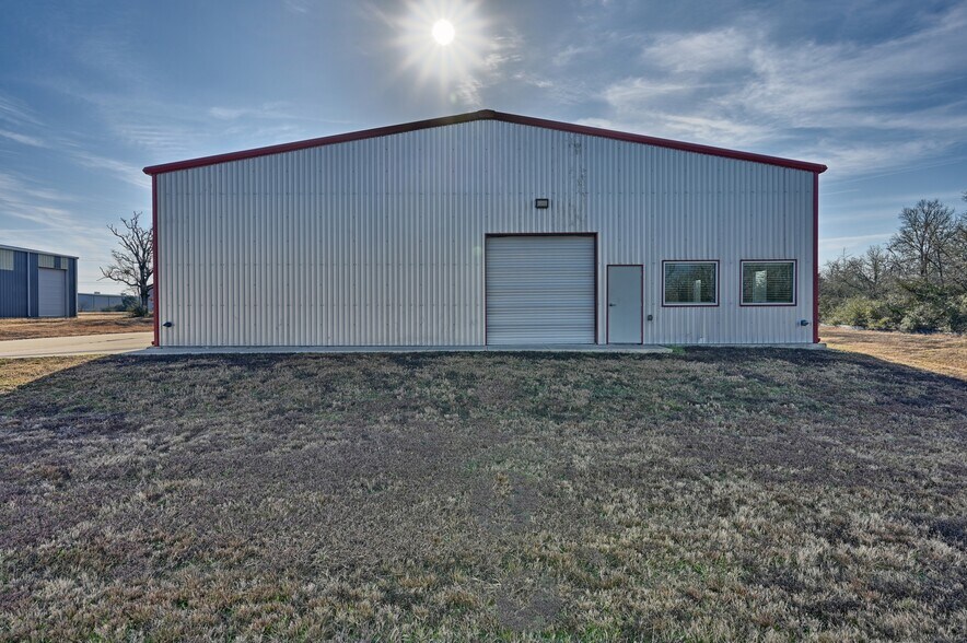 More Photos Of 8826 Gauge Dr, College Station Industrial For Sale