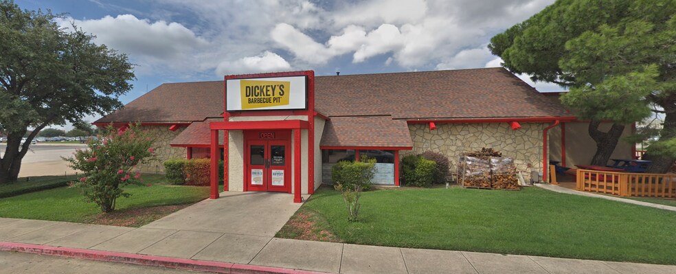 Primary Photo Of 5209 Rufe Snow Dr, North Richland Hills Restaurant For Lease