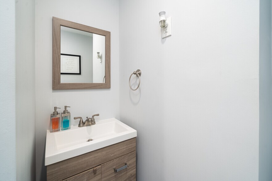 More Photos Of 103-105 Devon St, Kearny Apartments For Sale