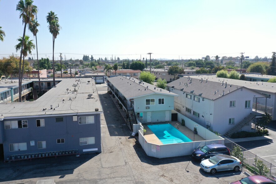More Photos Of 9545 Flower St, Bellflower Apartments For Sale