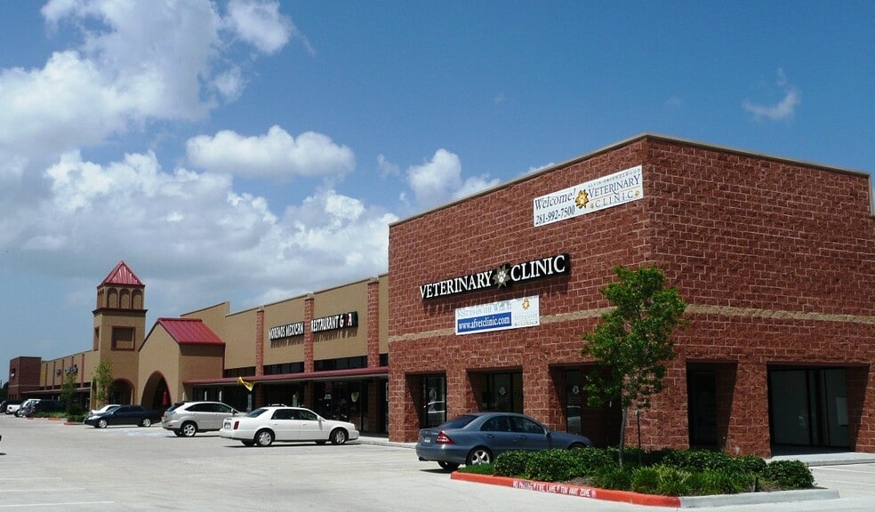 More Photos Of 2407 W Parkwood Rd, Friendswood Unknown For Lease