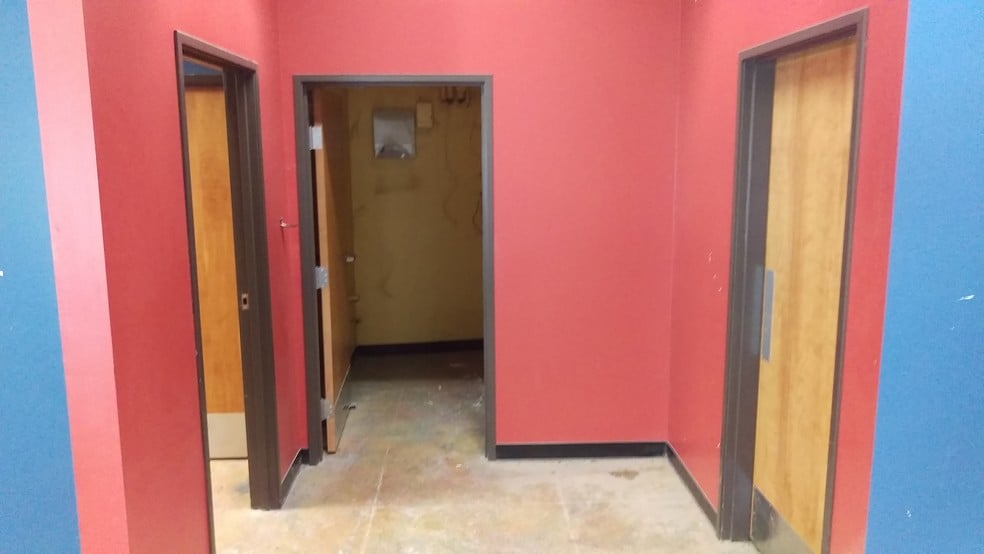 More Photos Of 186 N Grand Ave, Nogales Restaurant For Lease