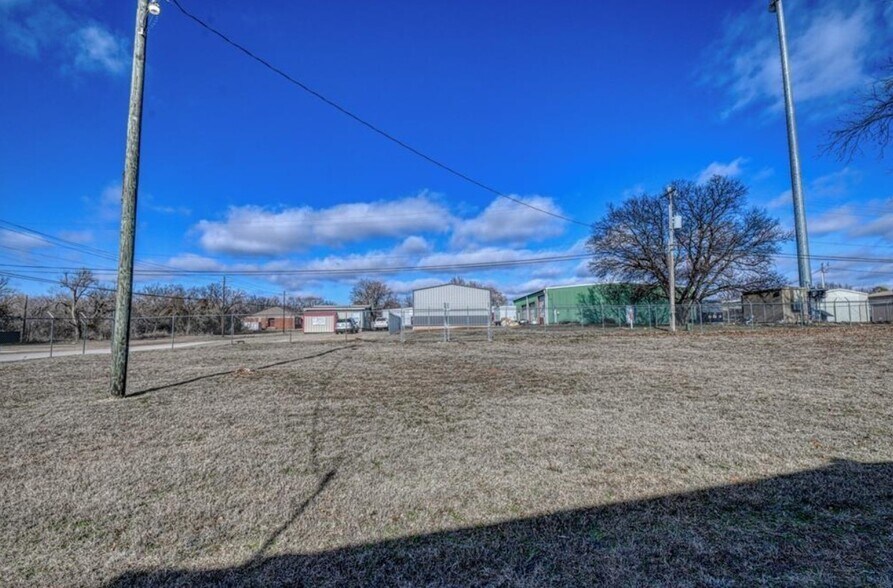 More Photos Of 529 Eel River St, Purcell Flex For Sale