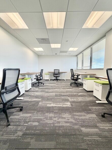 More Photos Of 4440 PGA Blvd, Palm Beach Gardens Coworking Space