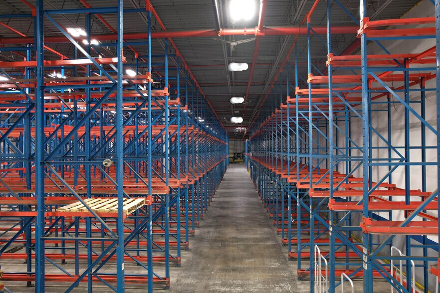 More Photos Of 17-09 Zink Pl, Fair Lawn Manufacturing For Lease